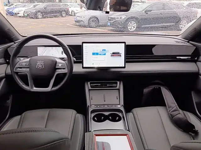 BYD Qin L — Фото автомобиля 9