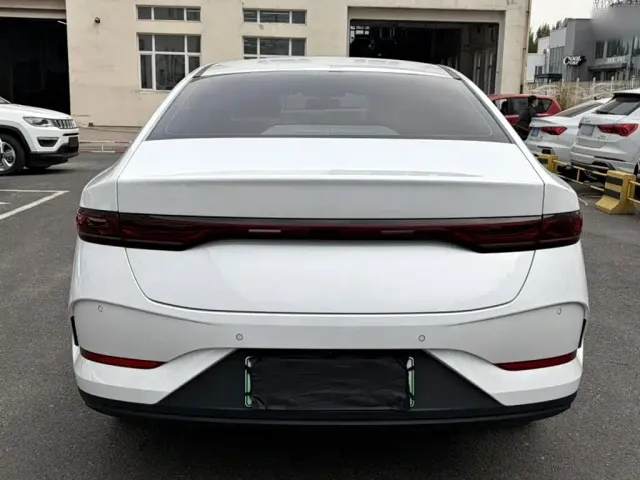 BYD Qin PLUS — Фото автомобиля 23