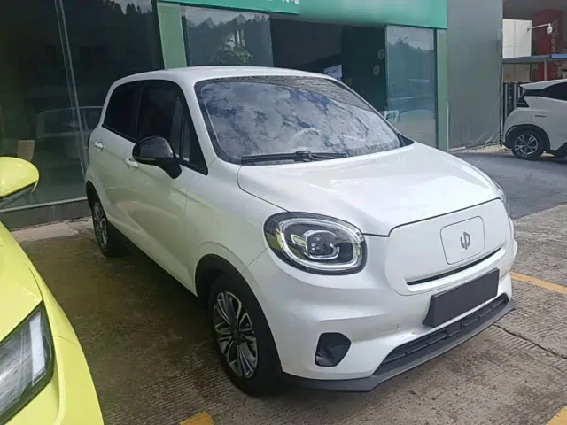 Leapmotor T03 — Фото автомобиля 3