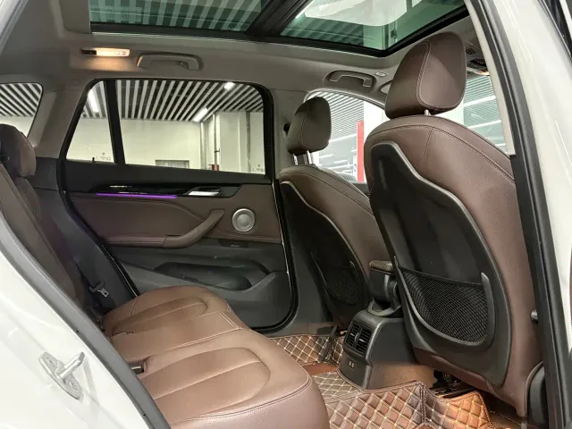 BMW X1 — Фото автомобиля 12