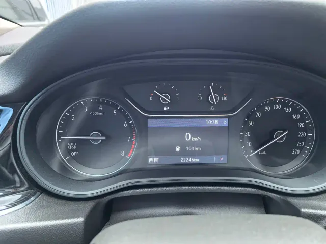Buick Regal — Фото автомобиля 11