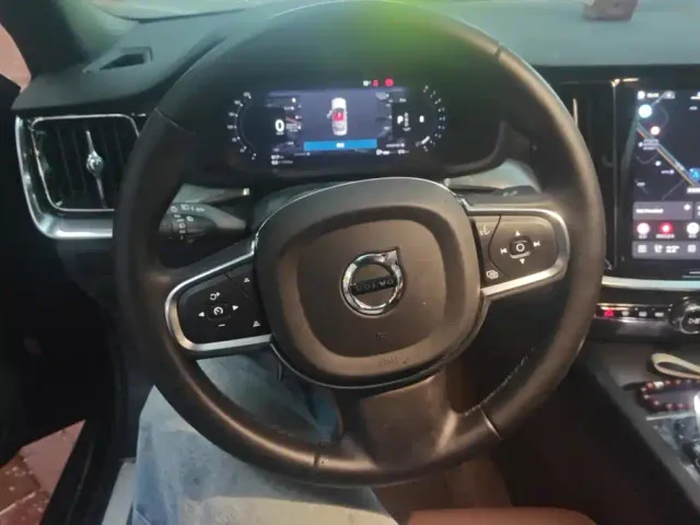 Volvo S60 — Фото автомобиля 15