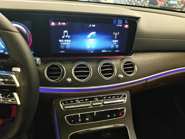 Mercedes-Benz E-Class — Фото автомобиля 12