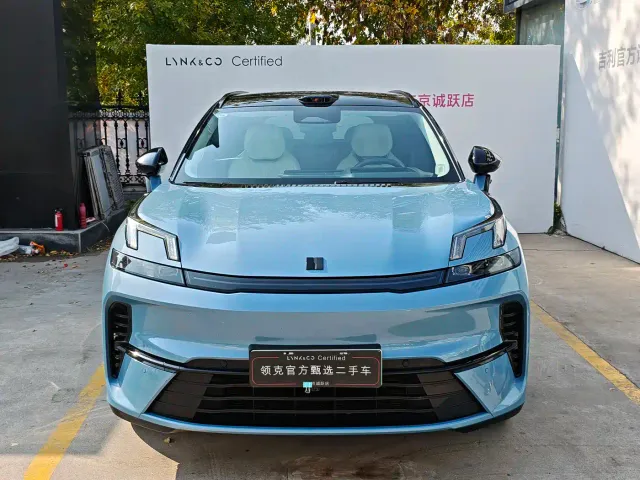 Lynk & Co 08 EM-P — Фото автомобиля 5