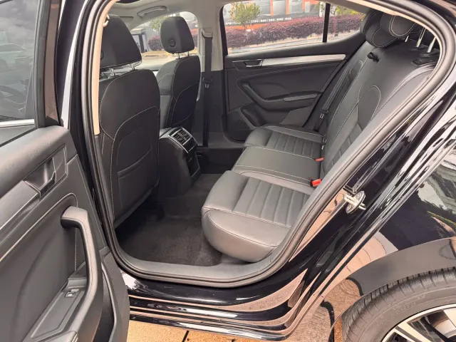 Skoda Superb — Фото автомобиля 8
