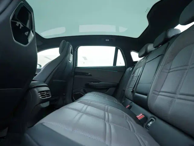 Hongqi EH7 — Фото автомобиля 19