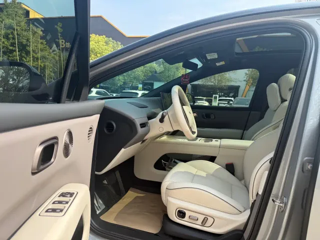 Li Auto i6 — Фото автомобиля 16
