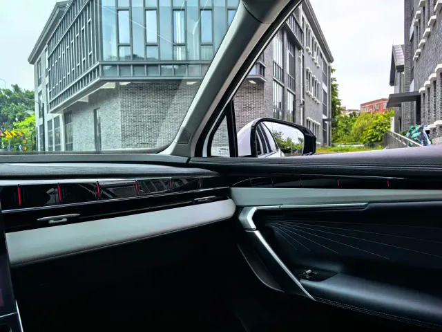 Geely Boyue L — Фото автомобиля 28