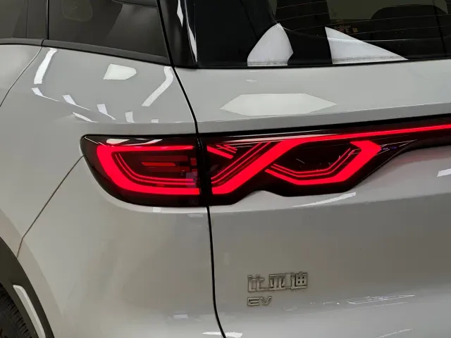BYD Yuan UP — Фото автомобиля 9