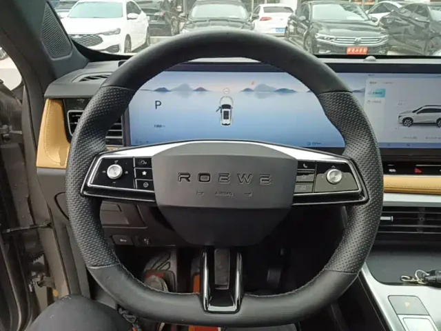 Roewe RX5 — Фото автомобиля 10