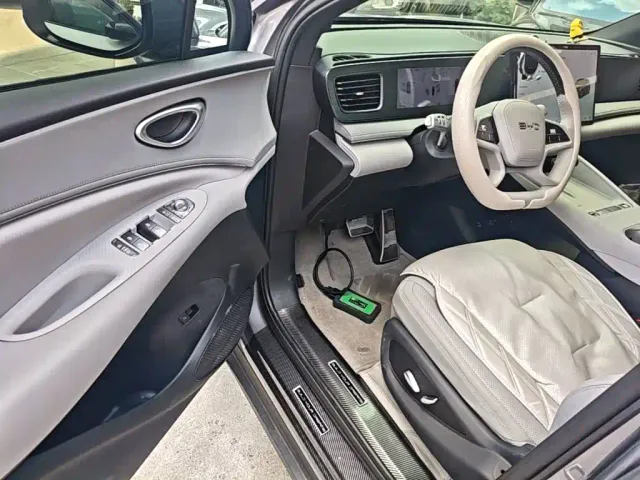 BYD Sealion 06 — Фото автомобиля 11