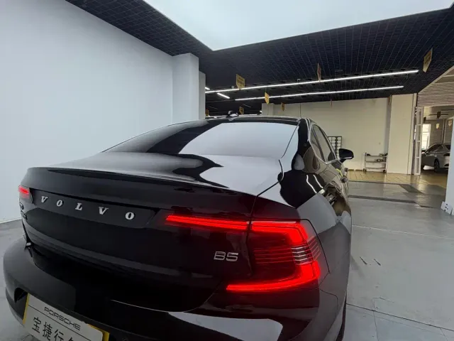 Volvo S90 — Фото автомобиля 17