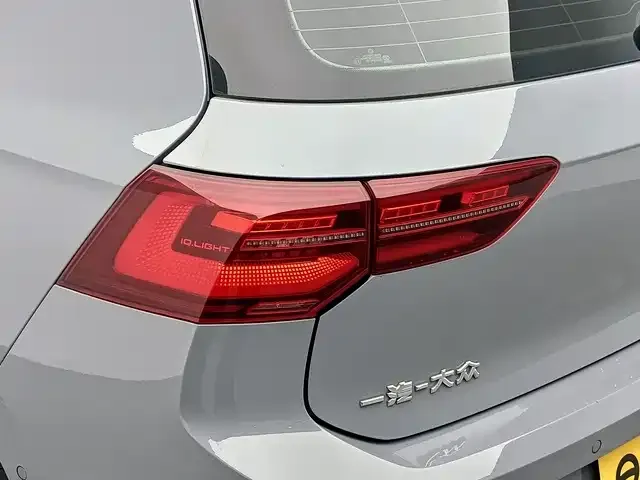 Volkswagen Golf — Фото автомобиля 9