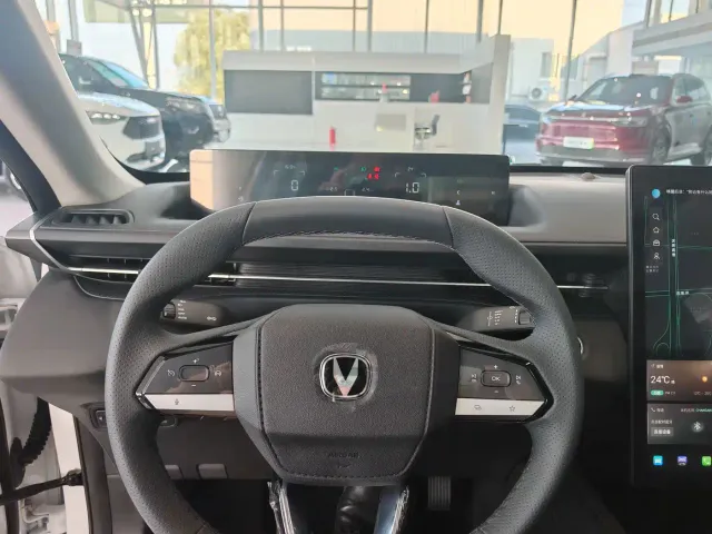 Changan Eado — Фото автомобиля 7