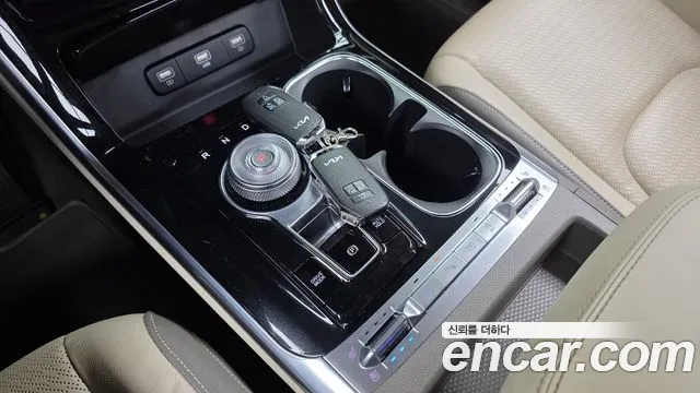 Kia Carnival Generation 4 — Фото автомобиля 9