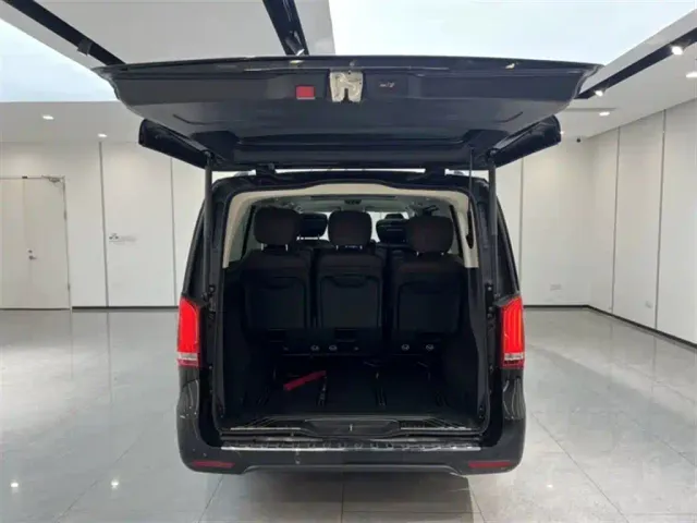 Mercedes-Benz V-Class — Фото автомобиля 16