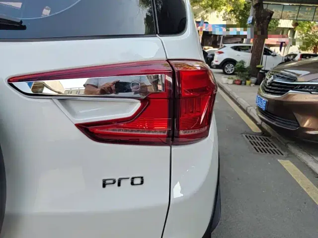BYD Yuan Pro — Фото автомобиля 7