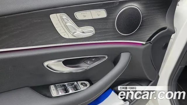 Mercedes-Benz E-Class — Фото автомобиля 19