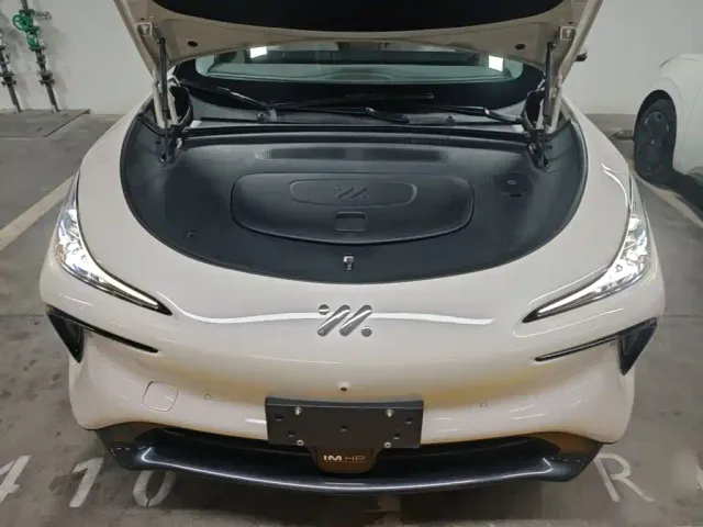 IM Motors LS6 — Фото автомобиля 19