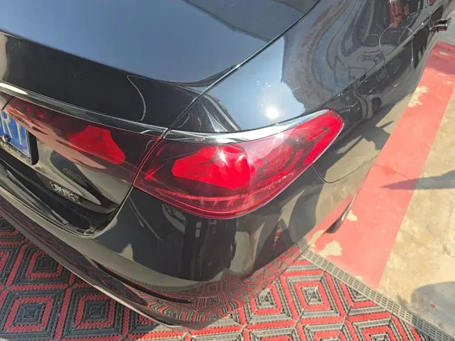 Mercedes-Benz E-Class — Фото автомобиля 7