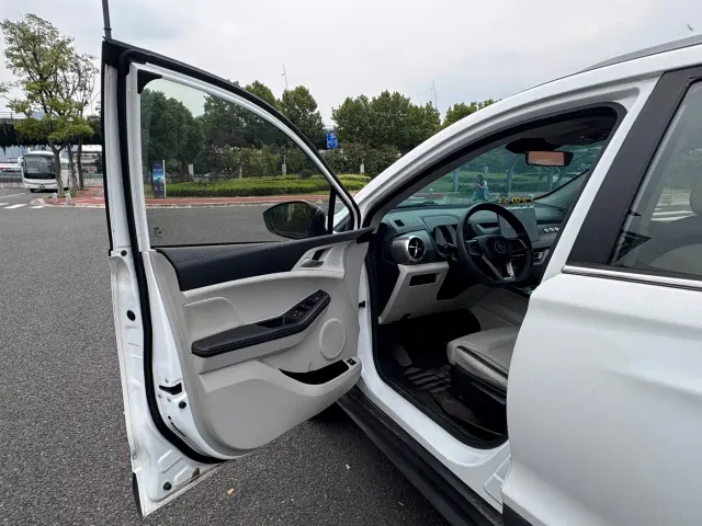 BYD Yuan Pro — Фото автомобиля 3