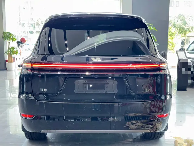 Li Auto L9 — Фото автомобиля 9