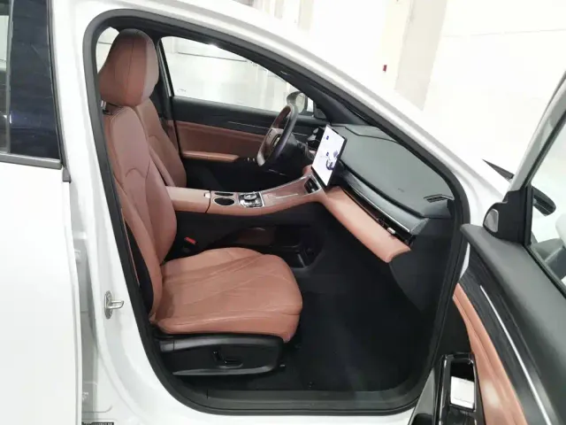 Geely Galaxy L6 — Фото автомобиля 23