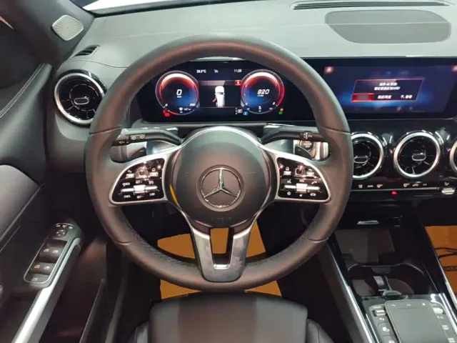 Mercedes-Benz GLB-Class — Фото автомобиля 10