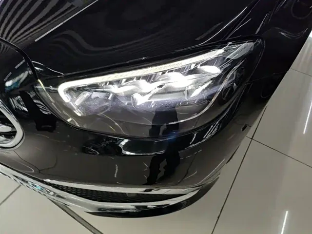 Mercedes-Benz E-Class — Фото автомобиля 23