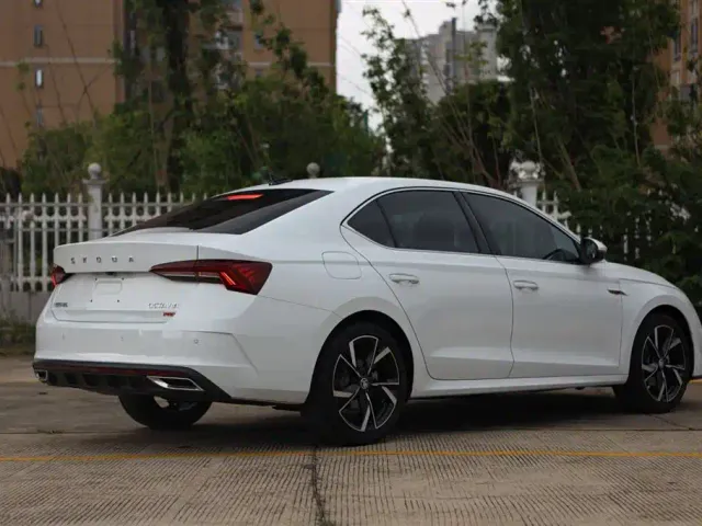 Skoda Octavia — Фото автомобиля 5