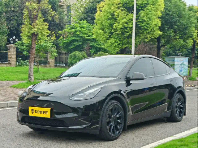Фотография автомобиля — Tesla Model Y