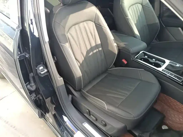 Volkswagen Passat — Фото автомобиля 24