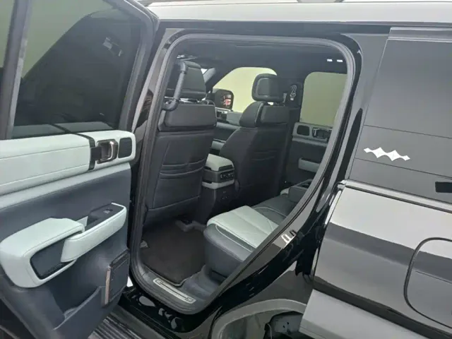 BYD FangChengBao Leopard 5 — Фото автомобиля 6