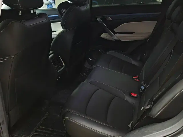 Geely Boyue 2022 Boyue X 1.8TD DCT Smart Premium — Фото автомобиля 10