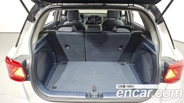 Hyundai Venue — Фото автомобиля 23
