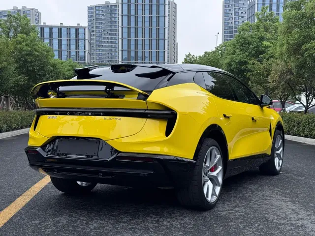 Lotus Eletre — Фото автомобиля 14