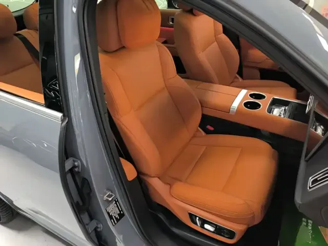 Li Auto L7 — Фото автомобиля 24