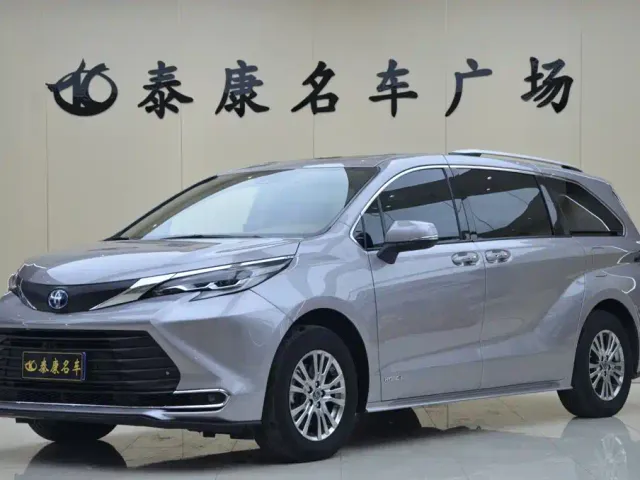 Фотография автомобиля — Toyota Sienna