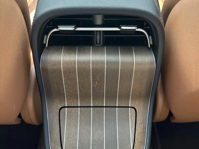 Mercedes-Benz E-Class — Фото автомобиля 19