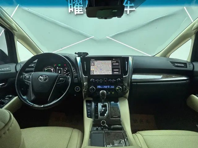 Toyota Vellfire — Фото автомобиля 10