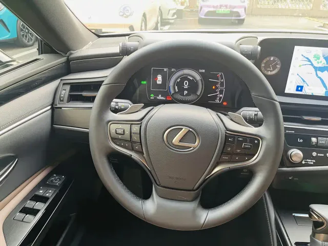Lexus ES — Фото автомобиля 6
