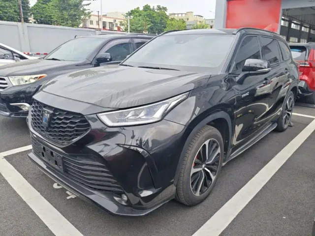 Фотография автомобиля — Toyota Crown Kluger