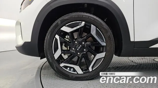 Kia Seltos — Фото автомобиля 5
