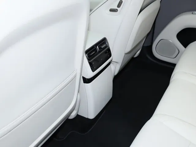 Li Auto i6 — Фото автомобиля 20