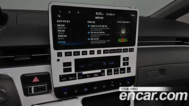 Hyundai Staria Staria 4WD Lounge 9 мест — Фото автомобиля 24