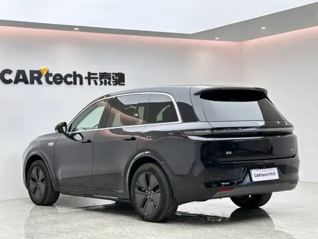 Li Auto L8 — Фото автомобиля 3