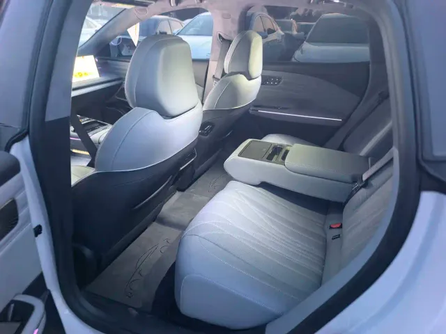 Geely Galaxy E8 — Фото автомобиля 7