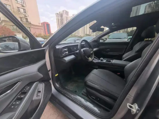 BYD Qin L — Фото автомобиля 6