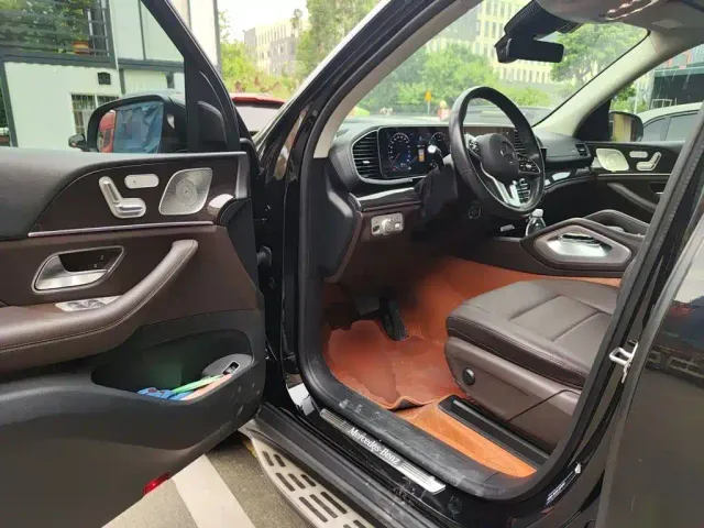 Mercedes-Benz GLE-Class — Фото автомобиля 12
