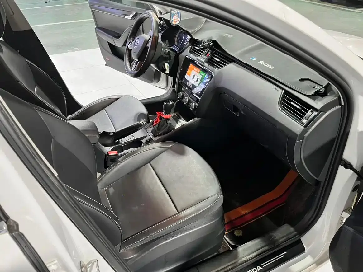 Škoda Octavia 2022 1.5L Automatic Comfort Edition — Фото автомобиля 10